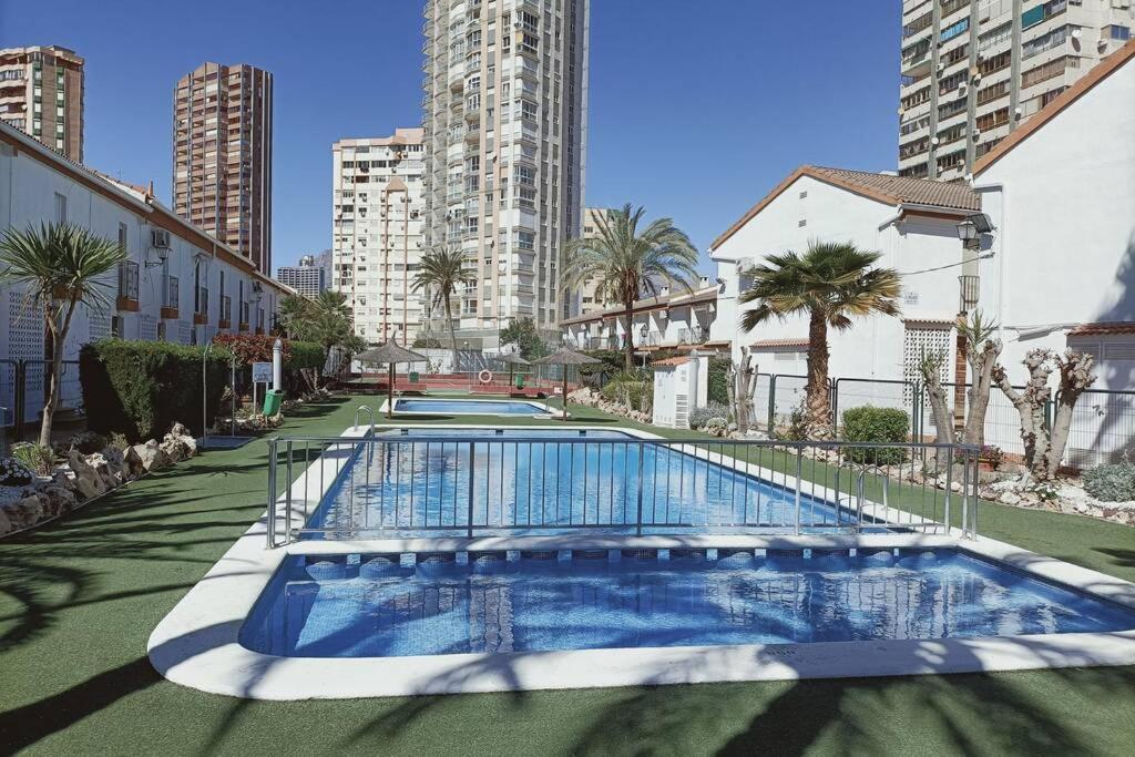 2 Bedroom Townhouse In Beautiful Gated Complex Benidorm Exterior photo